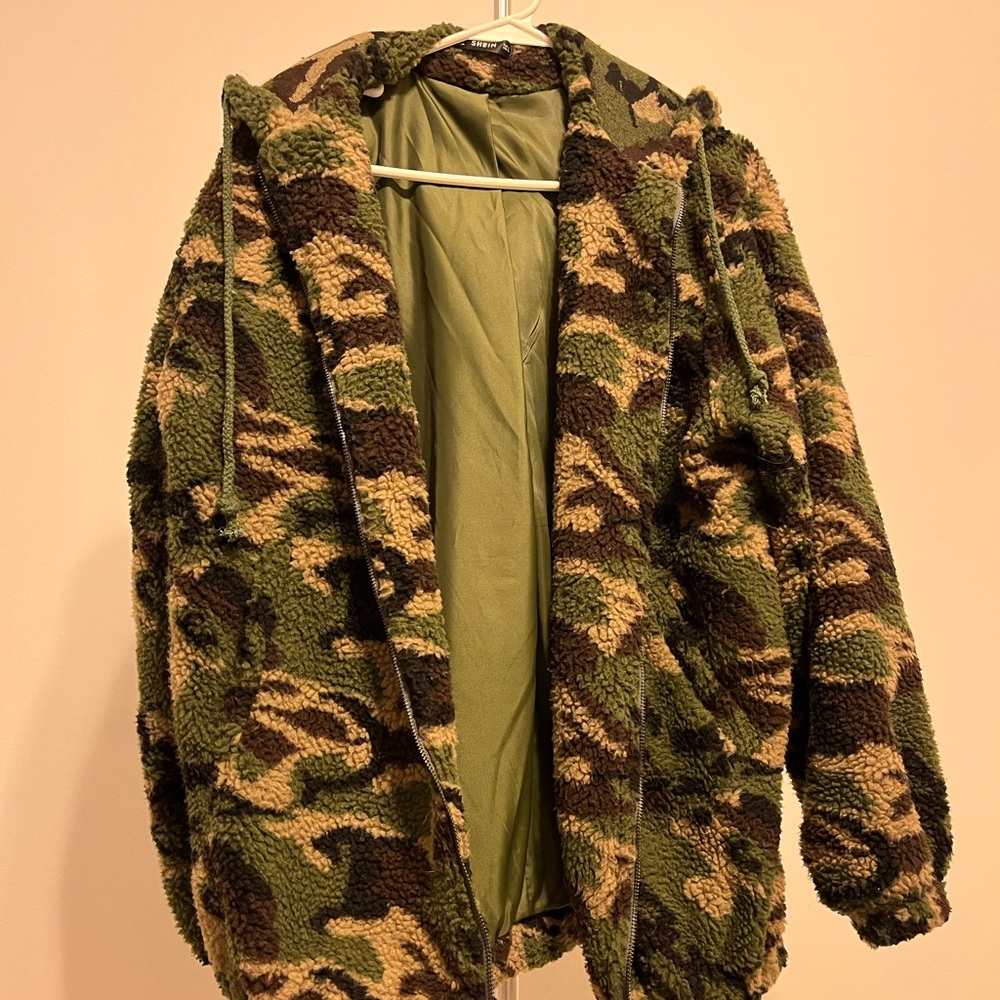 Oversized Camo Sherpa